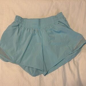 lululemon hotty hot shorts tall size 6 icing blue